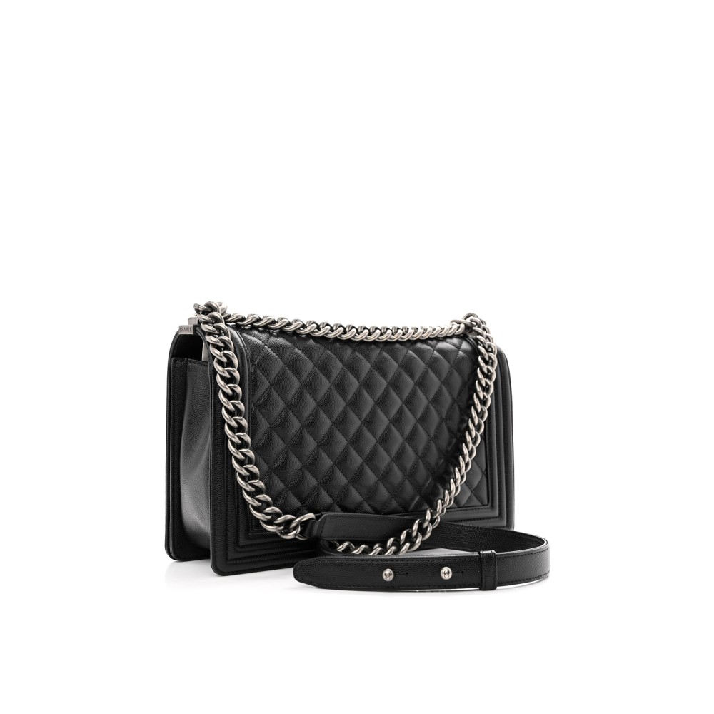 CHANEL MEDIUM BOY FLAP BAG CHANEL MEDIUM BOY FLAP BAG
