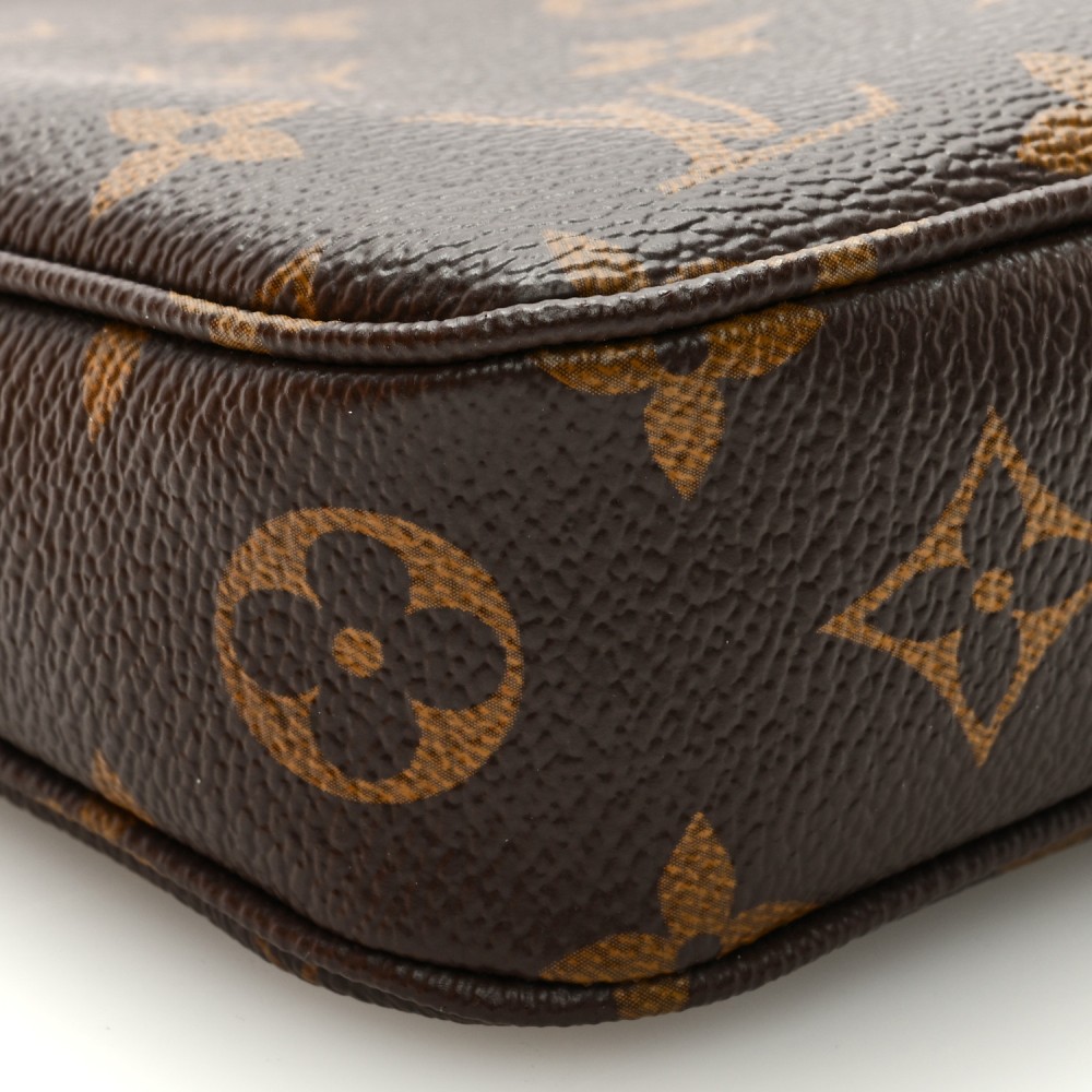Monogram Chain Pochette Accessories Monogram Chain Pochette Accessories