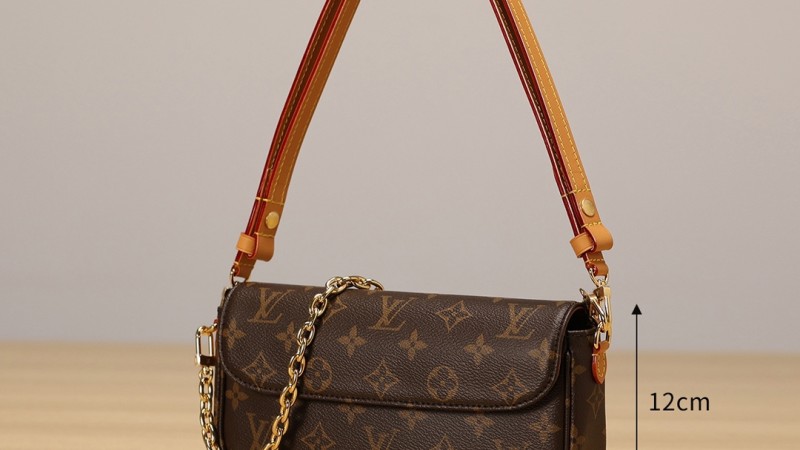 Wallet on Chain Ivy M81911 Wallet on Chain Ivy M81911