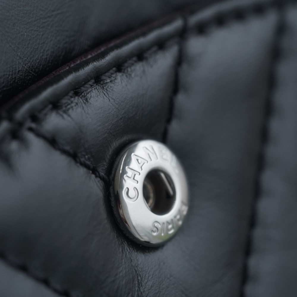 CHANEL LARGE 2.55 REISSUE 225 FLAP BAG CHANEL LARGE 2.55 REISSUE 225 FLAP BAG