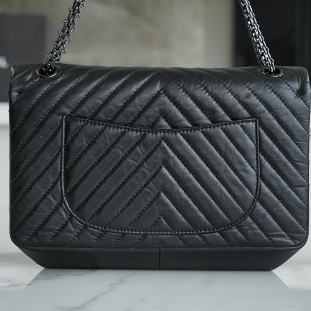 CHANEL LARGE 2.55 REISSUE 225 FLAP BAG CHANEL LARGE 2.55 REISSUE 225 FLAP BAG