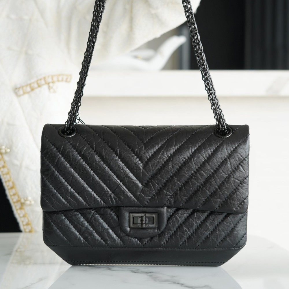 CHANEL 2.55 REISSUE 225 FLAP BAG CHANEL 2.55 REISSUE 225 FLAP BAG