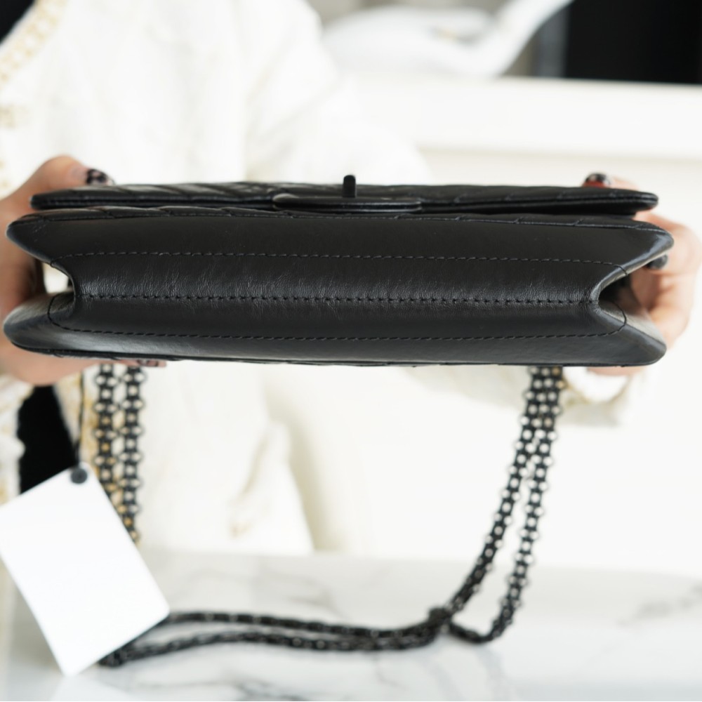 CHANEL 2.55 REISSUE 225 FLAP BAG CHANEL 2.55 REISSUE 225 FLAP BAG