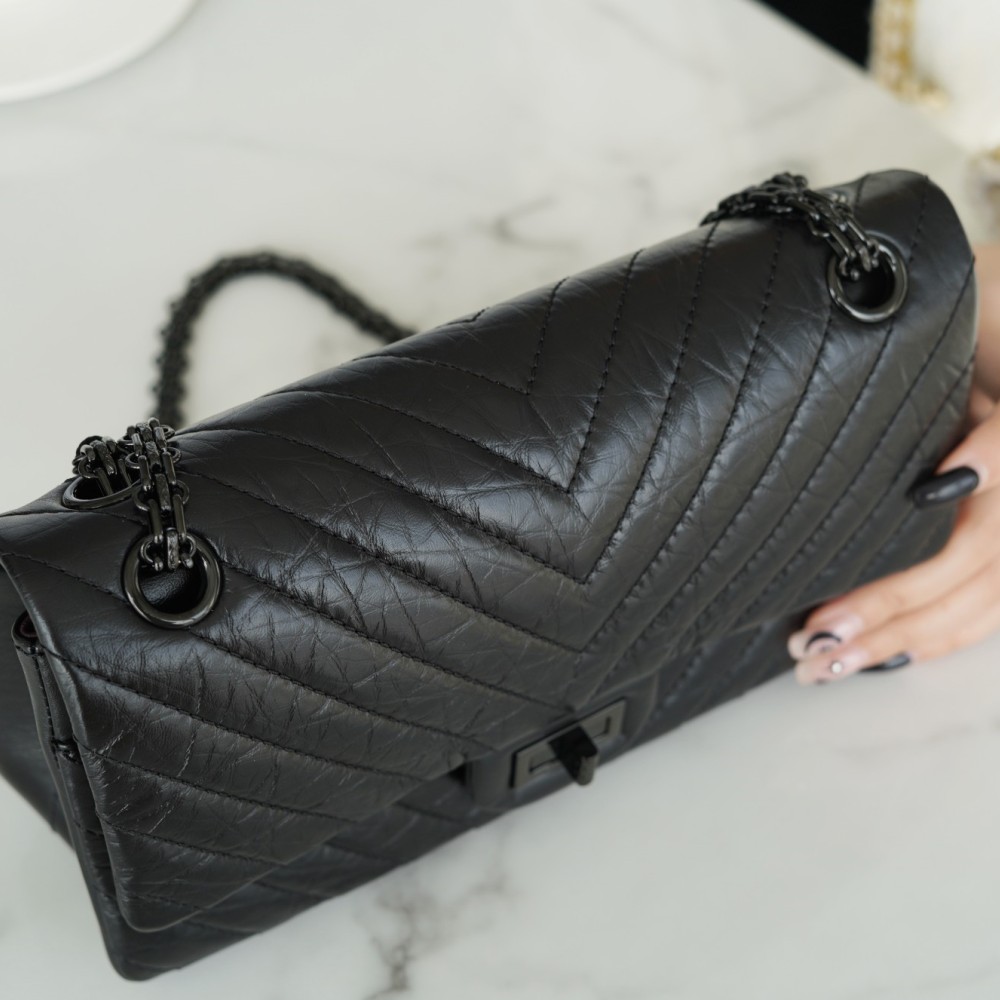 CHANEL 2.55 REISSUE 225 FLAP BAG CHANEL 2.55 REISSUE 225 FLAP BAG