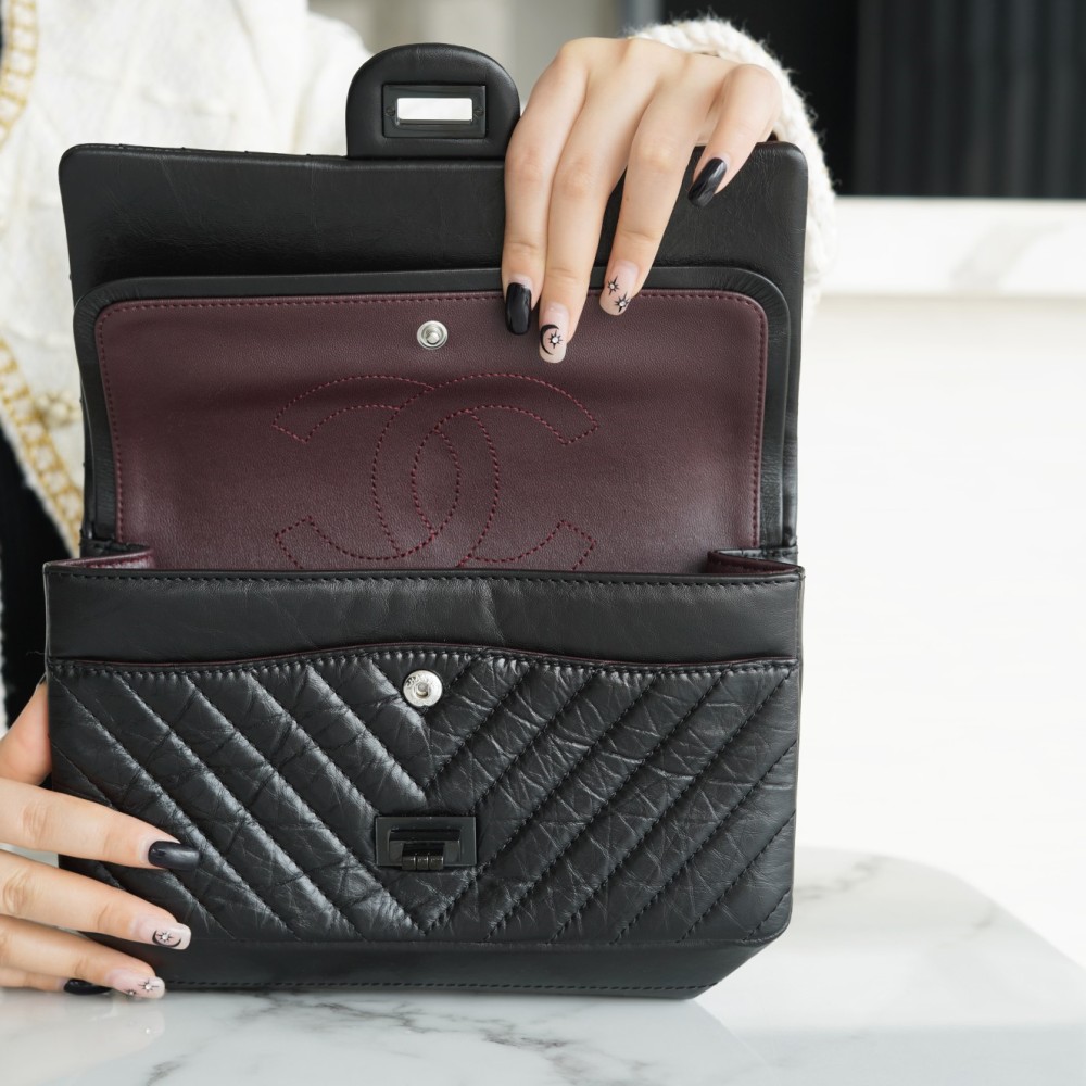 CHANEL 2.55 REISSUE 225 FLAP BAG CHANEL 2.55 REISSUE 225 FLAP BAG