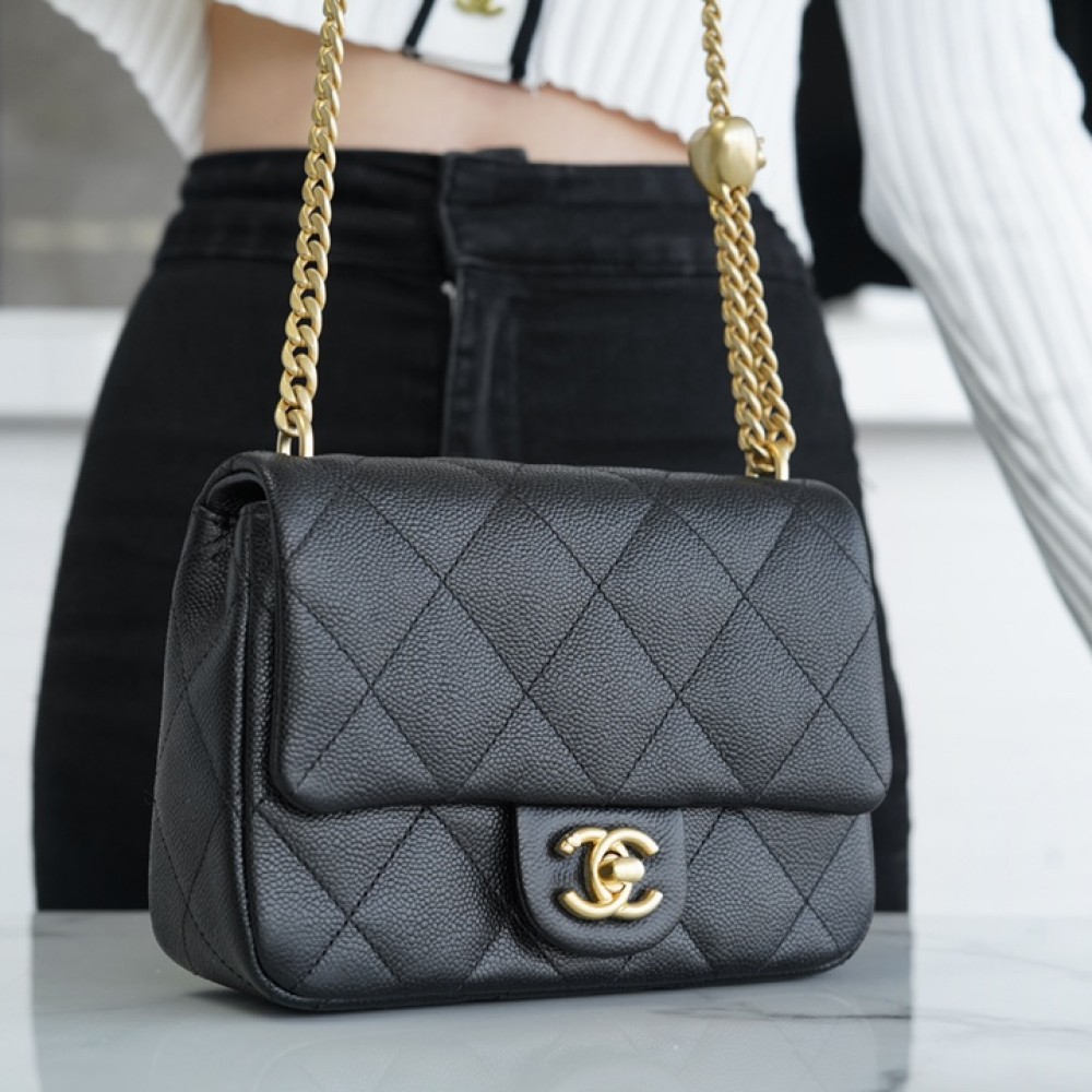 CHANEL LARGE SWEETHEART FLAP BAG CHANEL LARGE SWEETHEART FLAP BAG