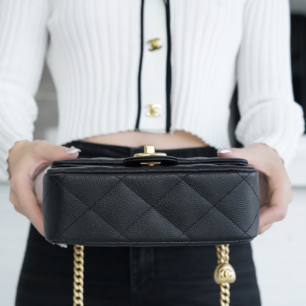 CHANEL LARGE SWEETHEART FLAP BAG CHANEL LARGE SWEETHEART FLAP BAG