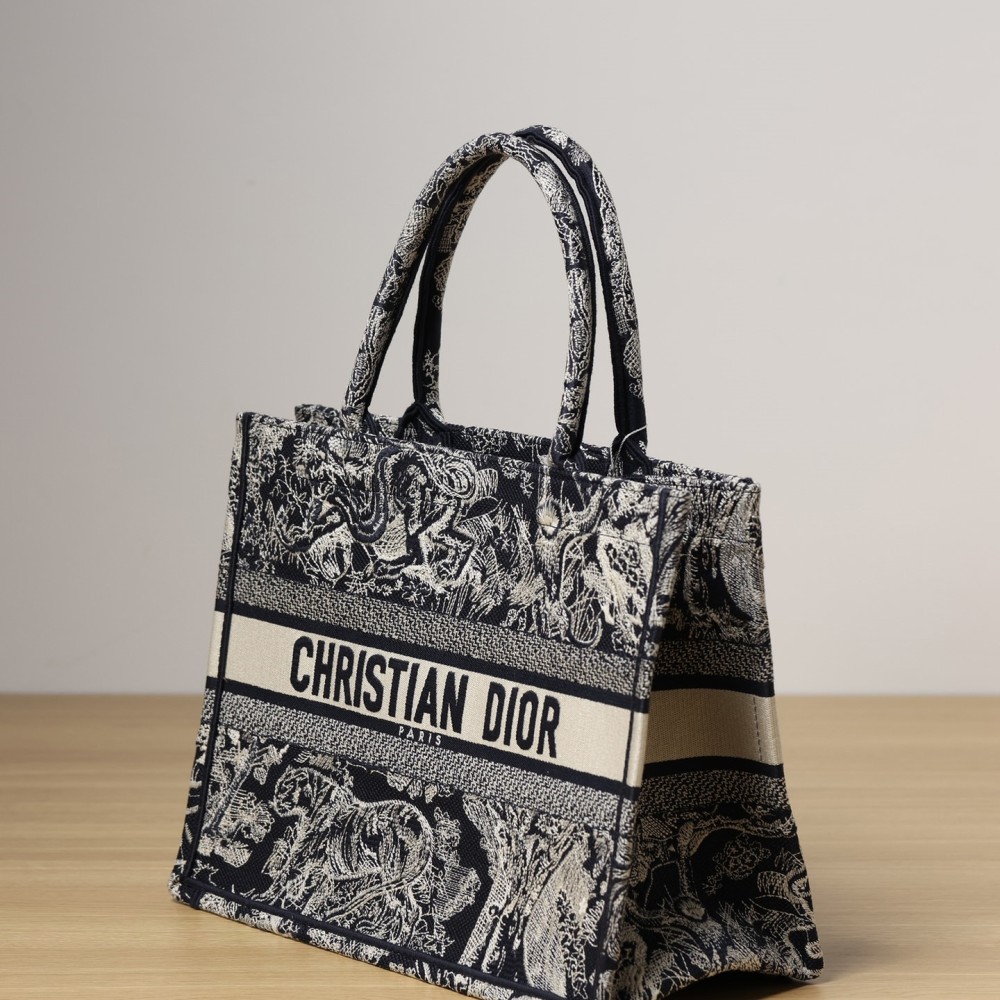 MEDIUM DIOR BOOK TOTE MEDIUM DIOR BOOK TOTE