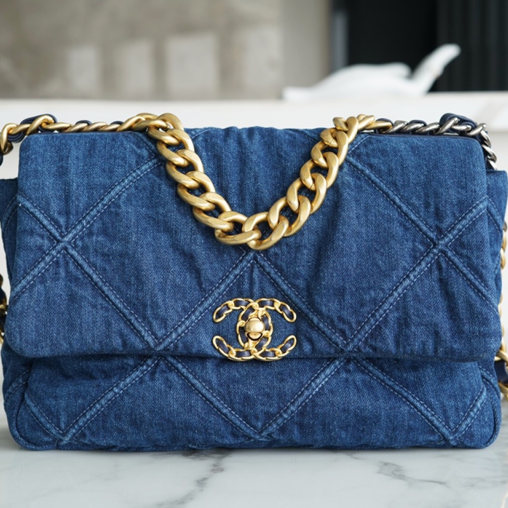 CHANEL MEDIUM 19 FLAP BAG CHANEL MEDIUM 19 FLAP BAG