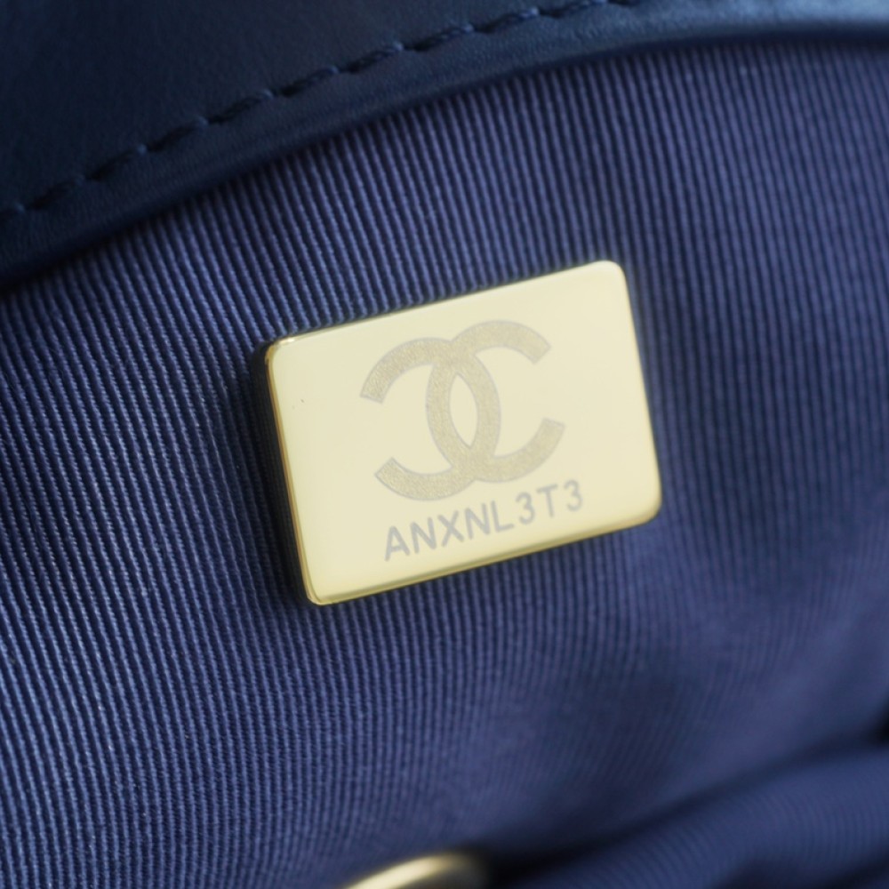 CHANEL MEDIUM 19 FLAP BAG CHANEL MEDIUM 19 FLAP BAG
