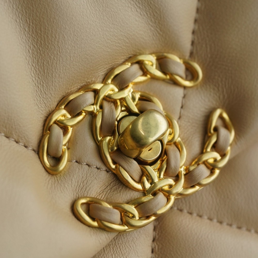 CHANEL MEDIUM 19 FLAP BAG CHANEL MEDIUM 19 FLAP BAG