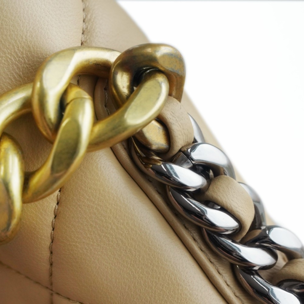 CHANEL MEDIUM 19 FLAP BAG CHANEL MEDIUM 19 FLAP BAG