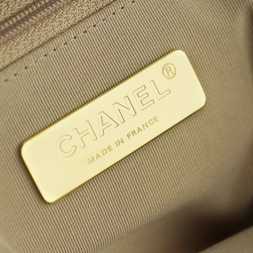 CHANEL MEDIUM 19 FLAP BAG CHANEL MEDIUM 19 FLAP BAG