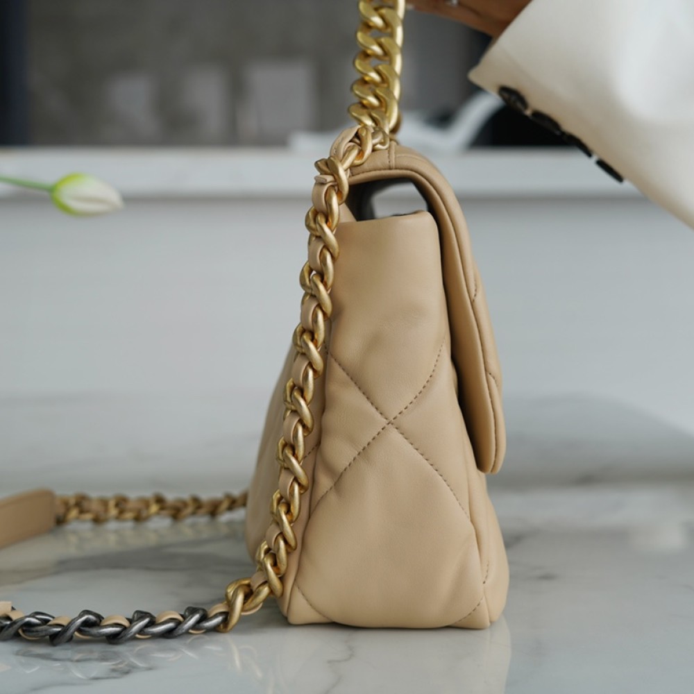 CHANEL MEDIUM 19 FLAP BAG CHANEL MEDIUM 19 FLAP BAG