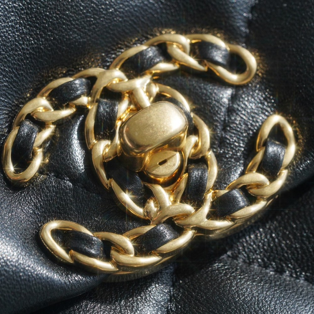 CHANEL MEDIUM 19 FLAP BAG CHANEL MEDIUM 19 FLAP BAG