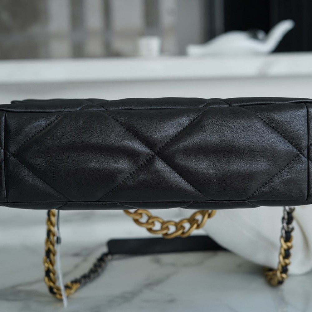 CHANEL MEDIUM 19 FLAP BAG CHANEL MEDIUM 19 FLAP BAG
