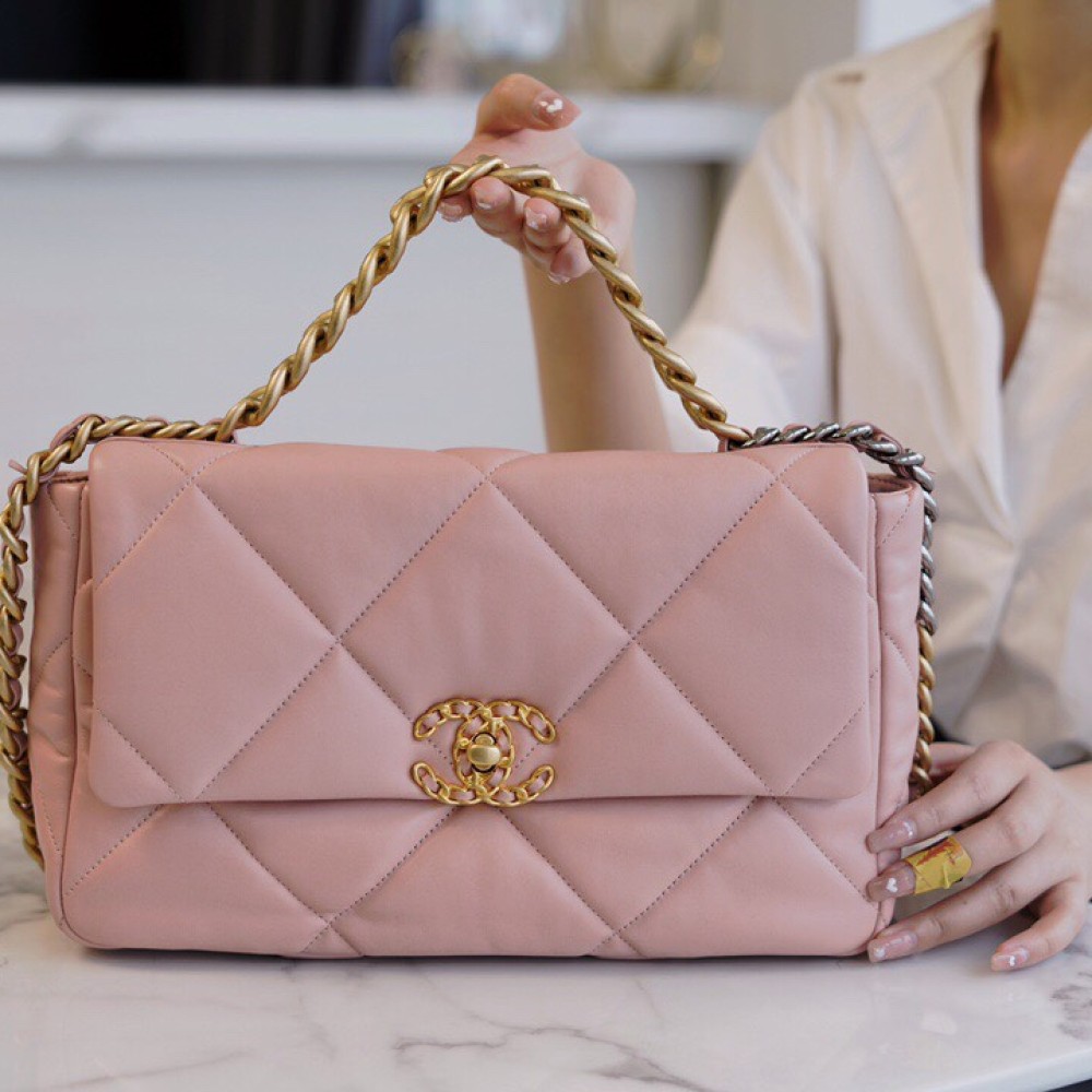 CHANEL MEDIUM 19 FLAP BAG CHANEL MEDIUM 19 FLAP BAG