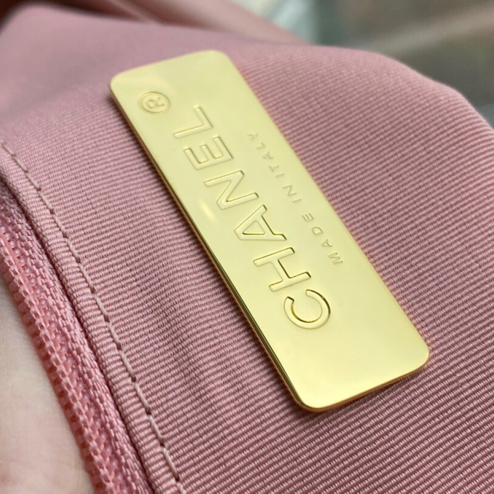 CHANEL MEDIUM 19 FLAP BAG CHANEL MEDIUM 19 FLAP BAG