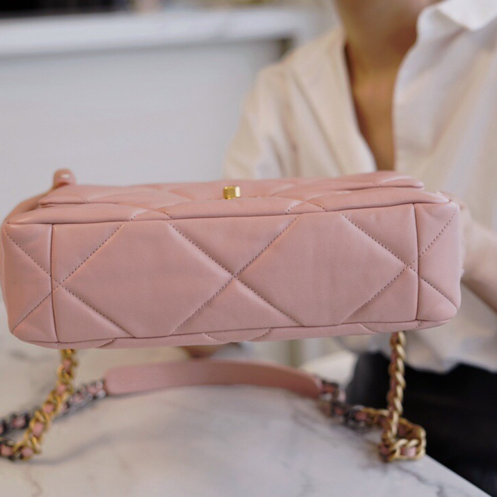 CHANEL MEDIUM 19 FLAP BAG CHANEL MEDIUM 19 FLAP BAG