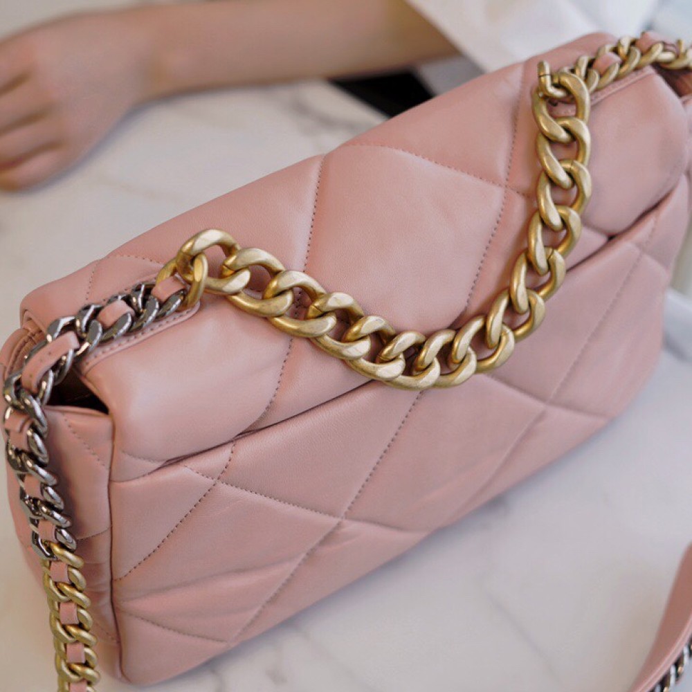 CHANEL MEDIUM 19 FLAP BAG CHANEL MEDIUM 19 FLAP BAG