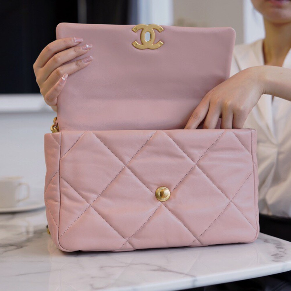 CHANEL MEDIUM 19 FLAP BAG CHANEL MEDIUM 19 FLAP BAG