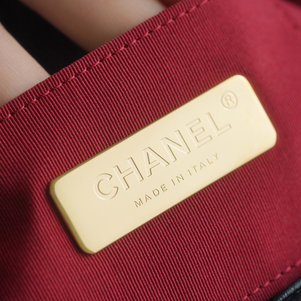 CHANEL 19 WAIST BAG CHANEL 19 WAIST BAG