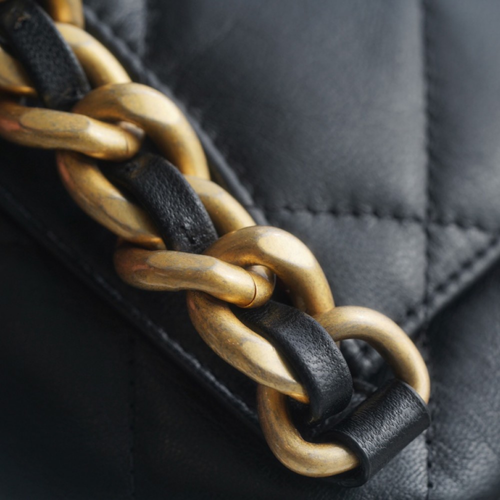CHANEL 19 WAIST BAG CHANEL 19 WAIST BAG