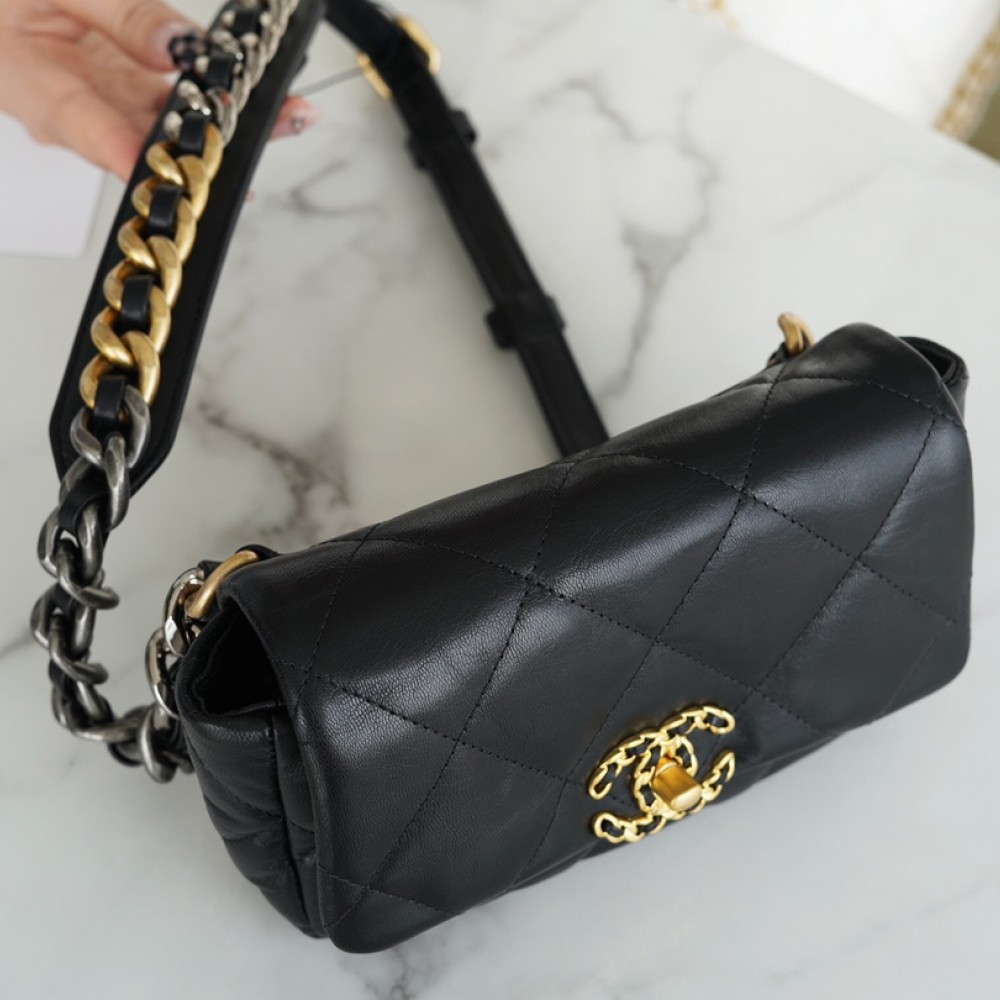CHANEL 19 WAIST BAG CHANEL 19 WAIST BAG
