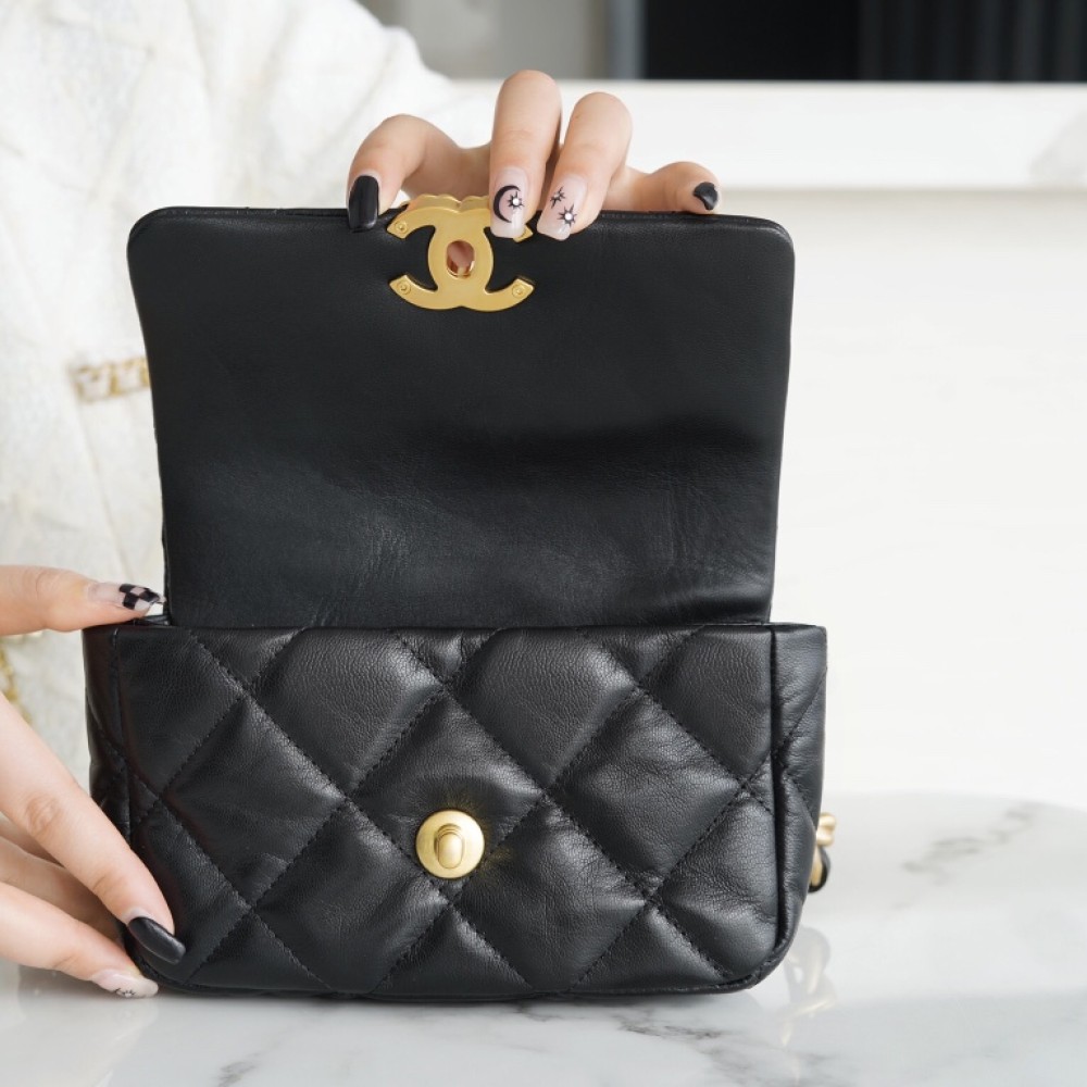 CHANEL 19 WAIST BAG CHANEL 19 WAIST BAG
