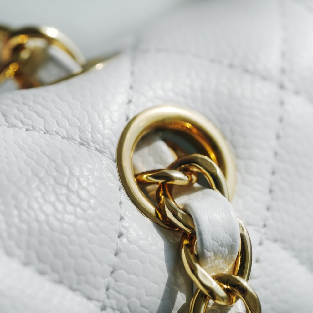 CHANEL MEDIUM DOUBLE FLAP BAG CHANEL MEDIUM DOUBLE FLAP BAG