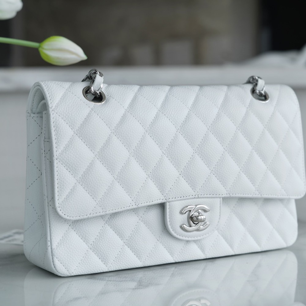 CHANEL MEDIUM DOUBLE FLAP BAG CHANEL MEDIUM DOUBLE FLAP BAG
