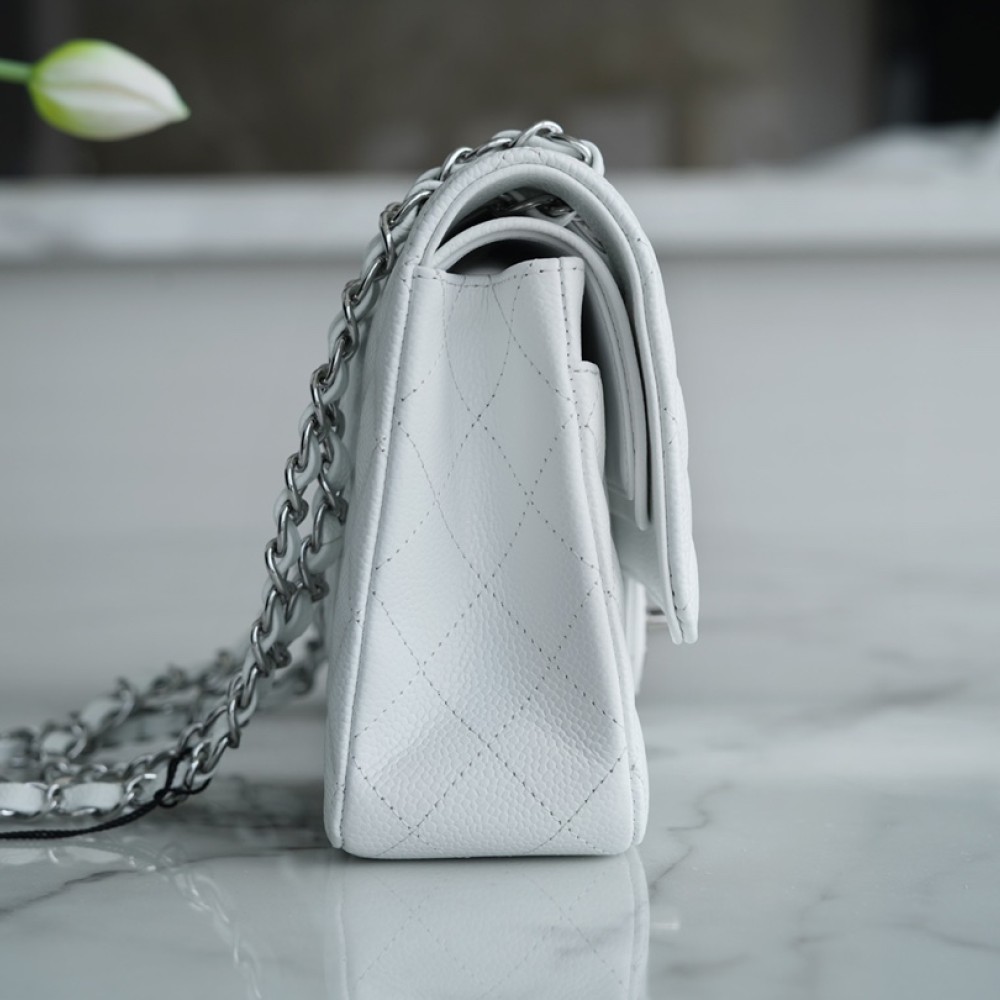 CHANEL MEDIUM DOUBLE FLAP BAG CHANEL MEDIUM DOUBLE FLAP BAG