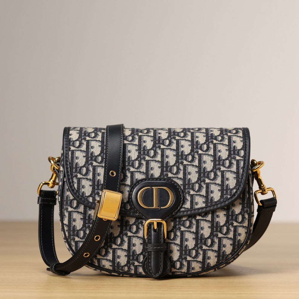 MEDIUM DIOR BOBBY BAG MEDIUM DIOR BOBBY BAG
