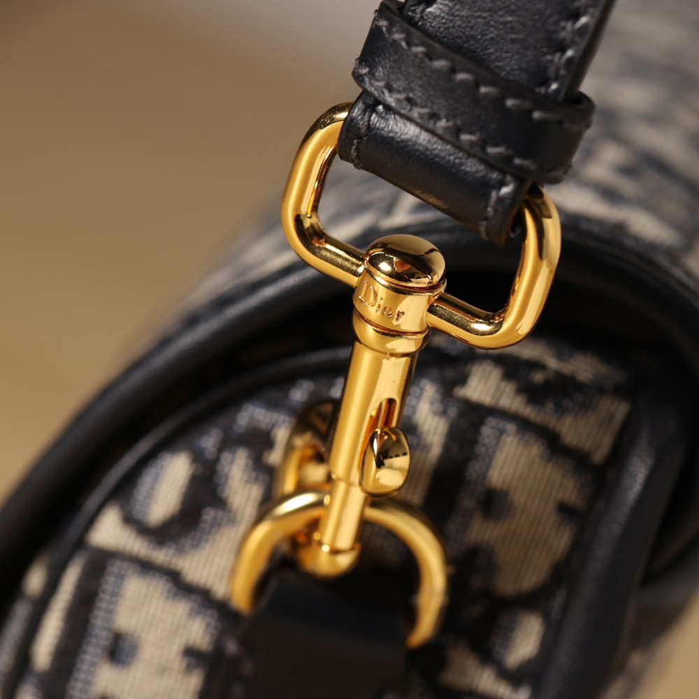 MEDIUM DIOR BOBBY BAG MEDIUM DIOR BOBBY BAG
