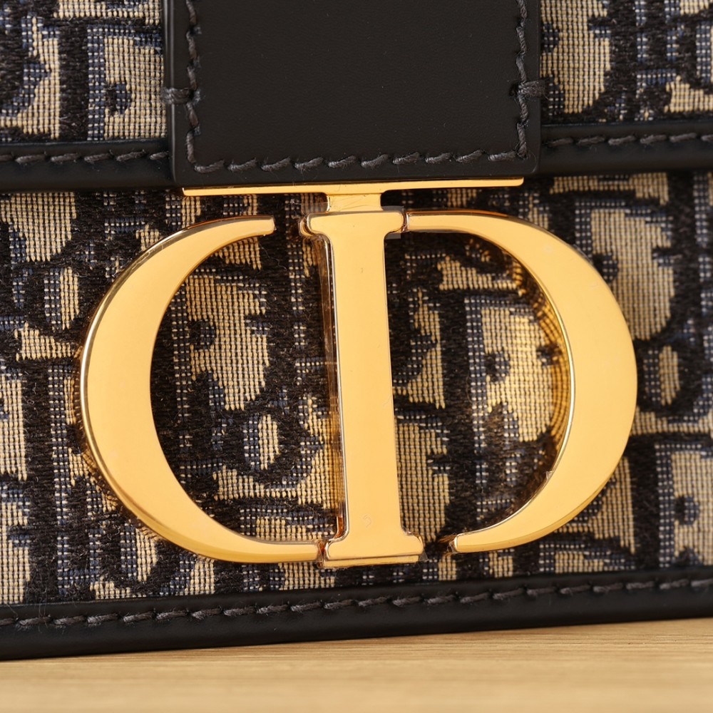 30 MONTAIGNE CHAIN BAG 30 MONTAIGNE CHAIN BAG