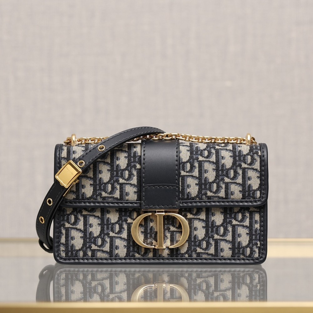 30 MONTAIGNE EAST-WEST BAG WITH CHAIN 30 MONTAIGNE EAST-WEST BAG WITH CHAIN