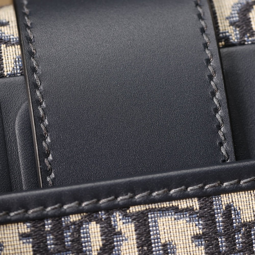 30 MONTAIGNE BAG 30 MONTAIGNE BAG