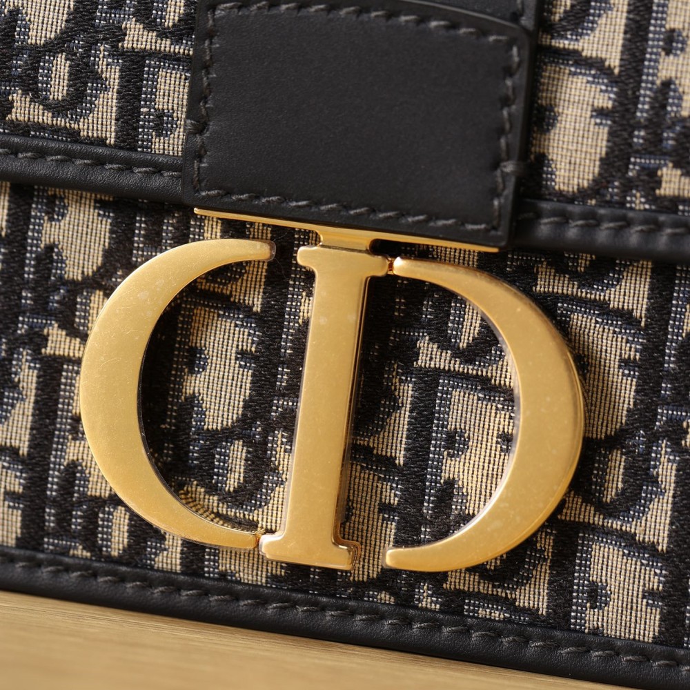 30 MONTAIGNE BAG 30 MONTAIGNE BAG