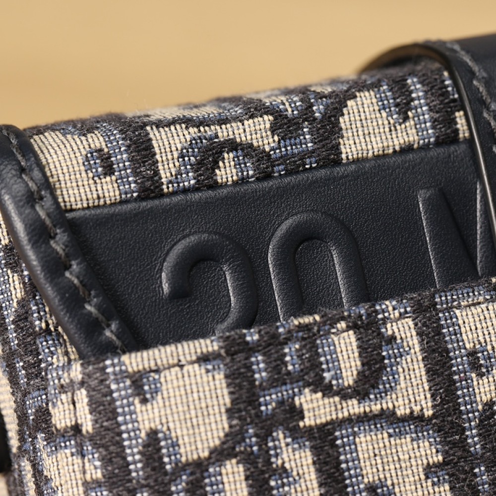 30 MONTAIGNE BOX BAG 30 MONTAIGNE BOX BAG