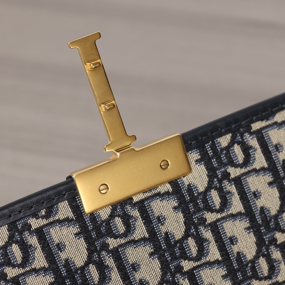 SMALL 30 MONTAIGNE BAG SMALL 30 MONTAIGNE BAG