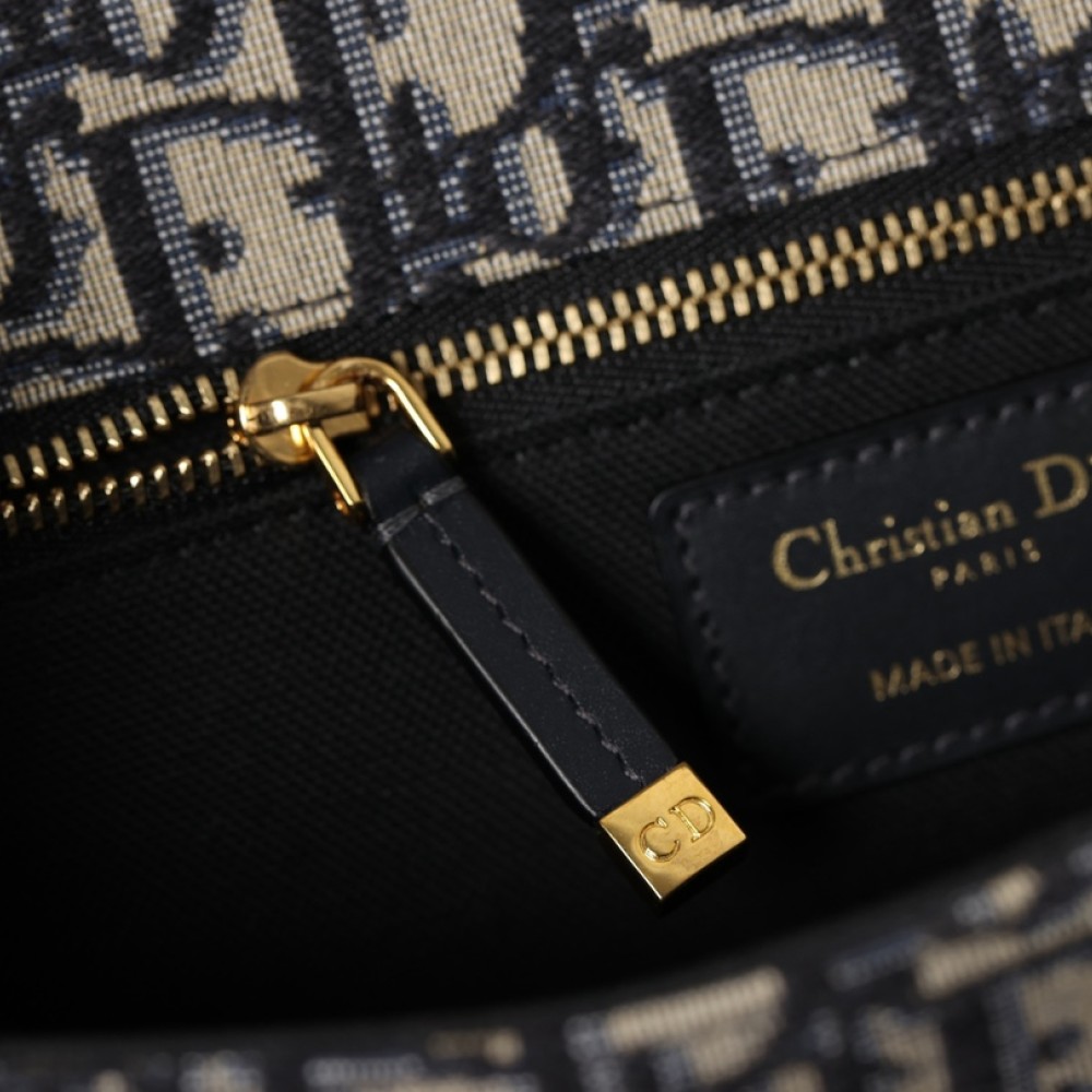 SMALL 30 MONTAIGNE BAG SMALL 30 MONTAIGNE BAG