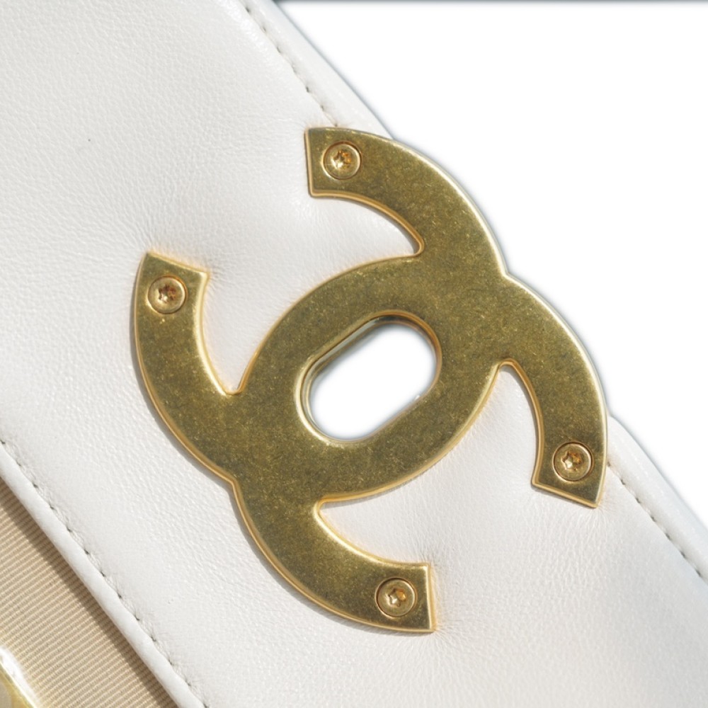 CHANEL 19 EAST WEST SHOPPING BAG CHANEL 19 EAST WEST SHOPPING BAG