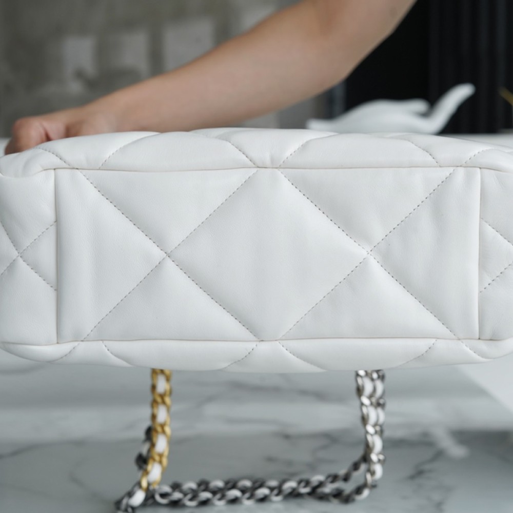 CHANEL 19 EAST WEST SHOPPING BAG CHANEL 19 EAST WEST SHOPPING BAG