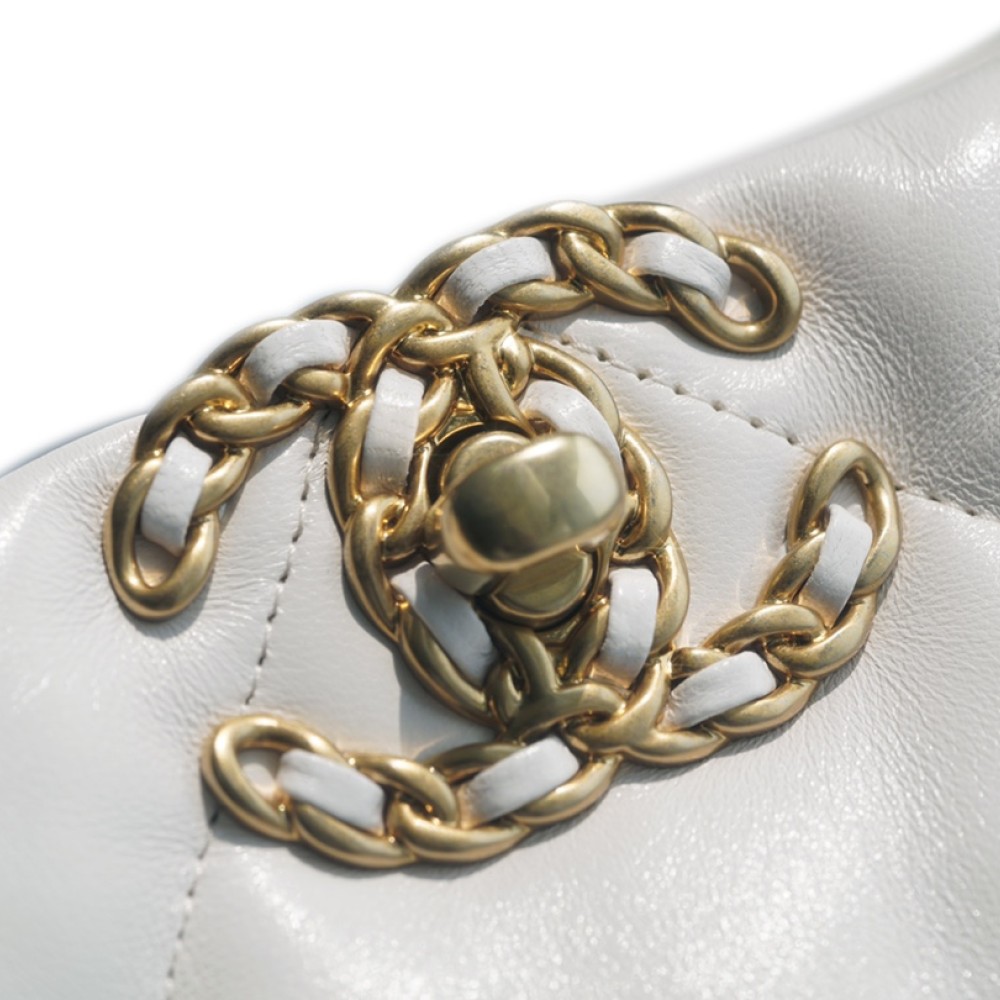 CHANEL 19 EAST WEST SHOPPING BAG CHANEL 19 EAST WEST SHOPPING BAG
