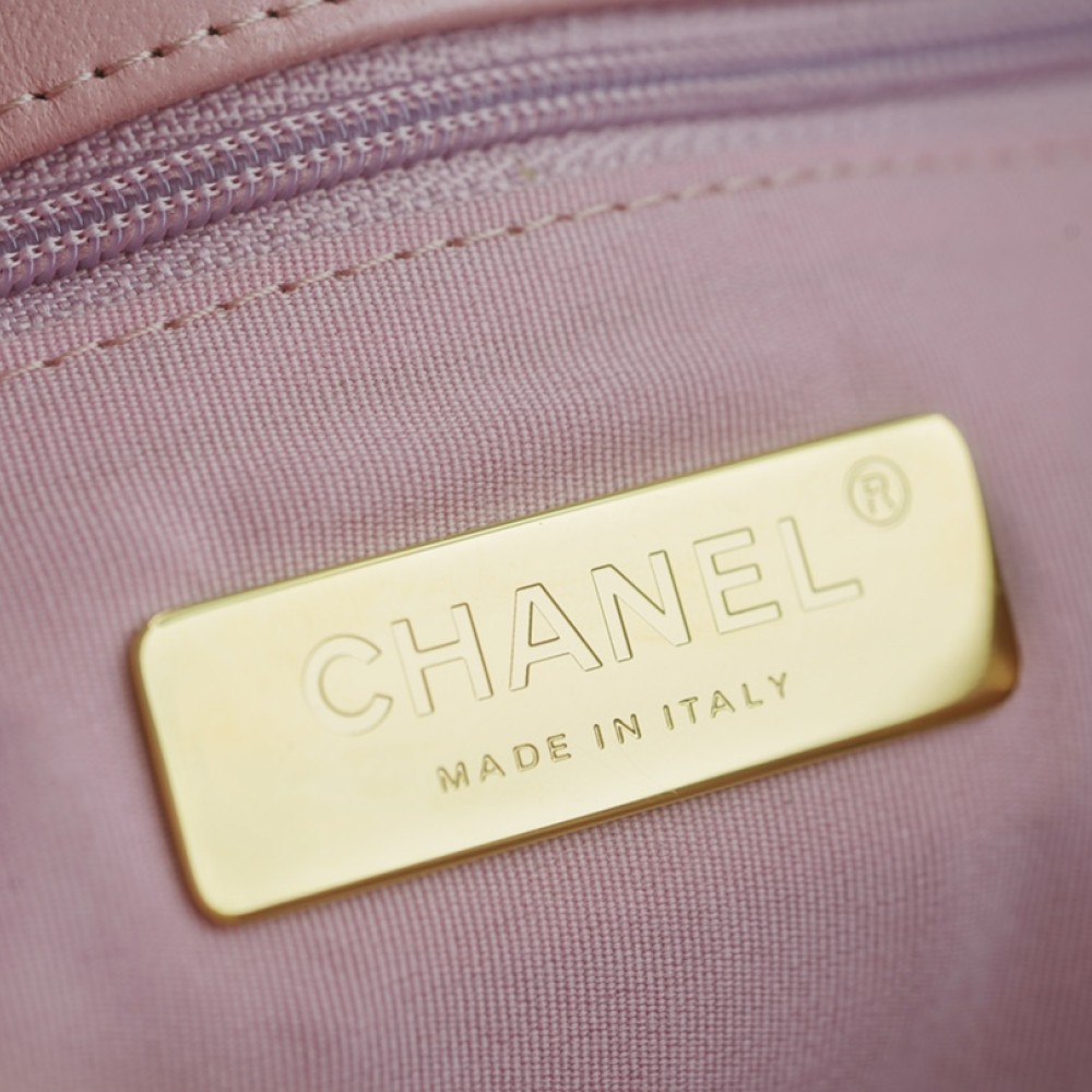 CHANEL 19 EAST WEST SHOPPING BAG CHANEL 19 EAST WEST SHOPPING BAG