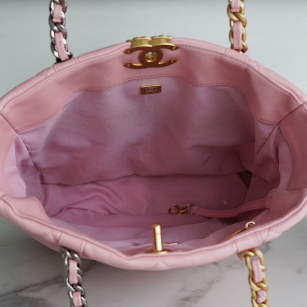 CHANEL 19 EAST WEST SHOPPING BAG CHANEL 19 EAST WEST SHOPPING BAG
