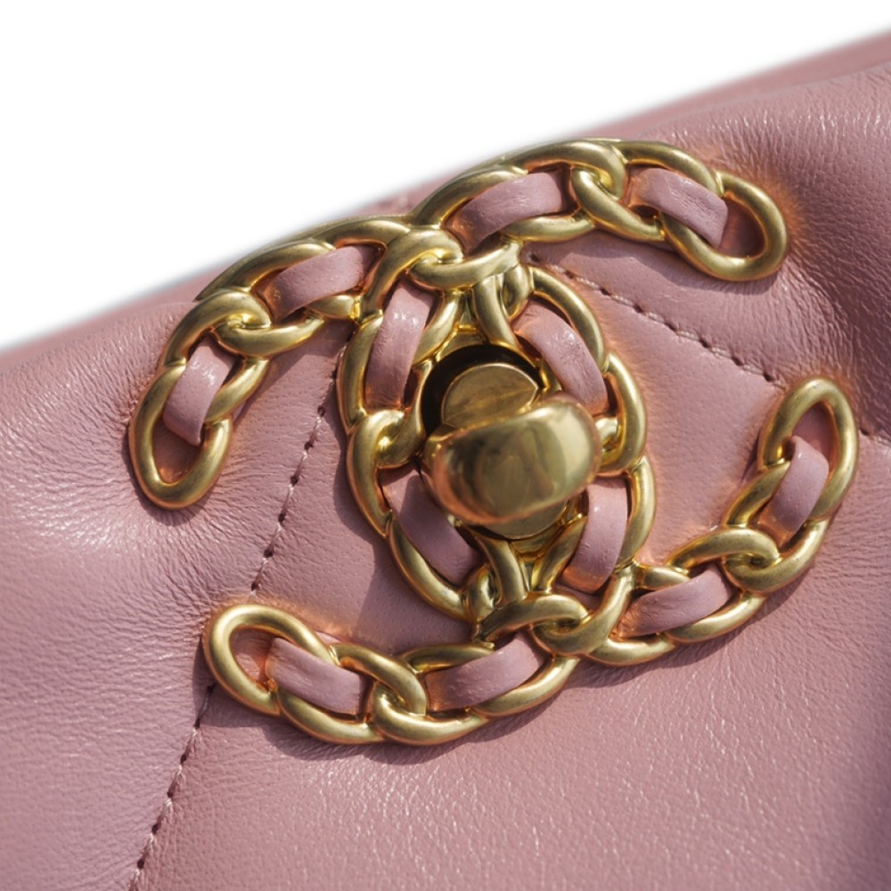 CHANEL 19 EAST WEST SHOPPING BAG CHANEL 19 EAST WEST SHOPPING BAG