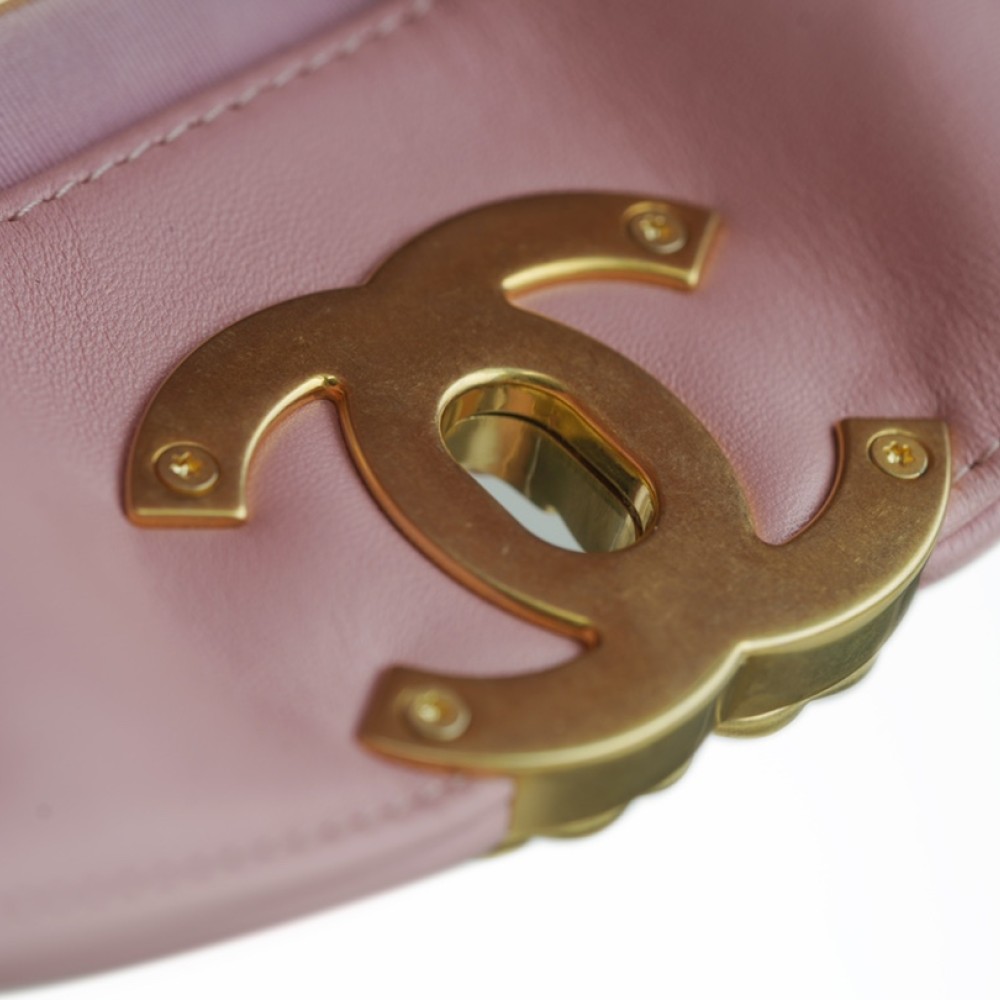 CHANEL 19 EAST WEST SHOPPING BAG CHANEL 19 EAST WEST SHOPPING BAG