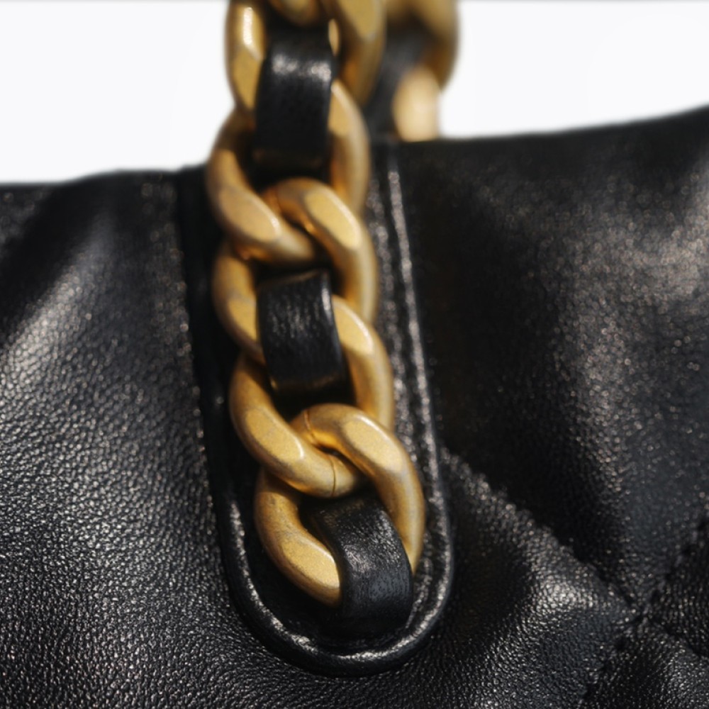 CHANEL 19 EAST WEST SHOPPING BAG CHANEL 19 EAST WEST SHOPPING BAG
