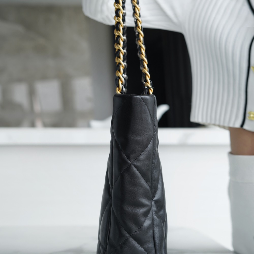 CHANEL 19 EAST WEST SHOPPING BAG CHANEL 19 EAST WEST SHOPPING BAG